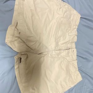 Ralph Lauren khaki shorts !